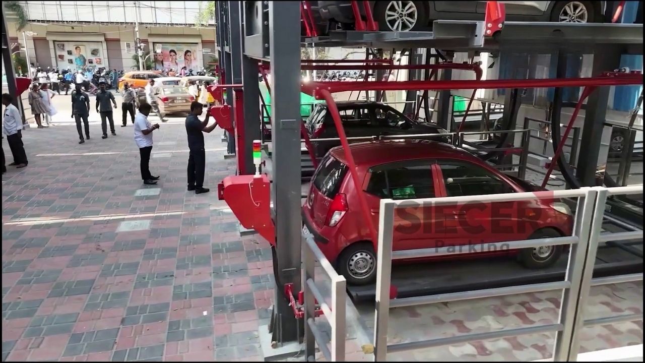 Rotary Parking in Salem with 100 Cars
