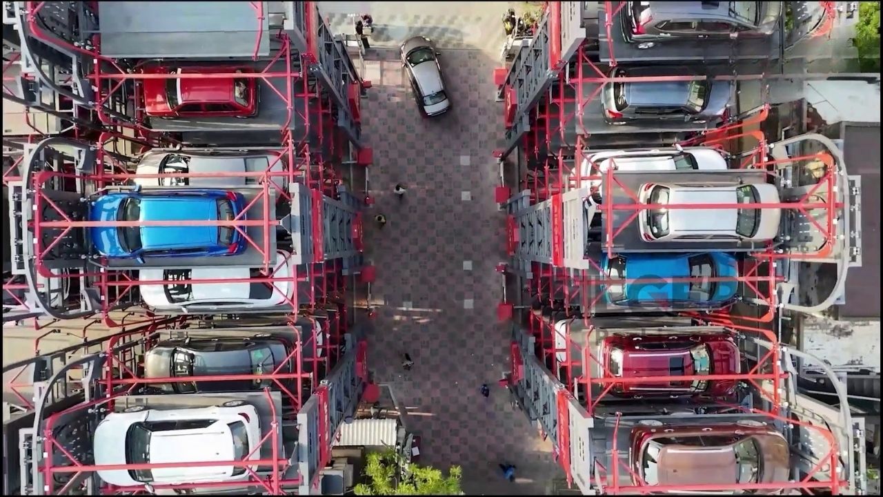 Rotary Parking in Salem with 100 Cars