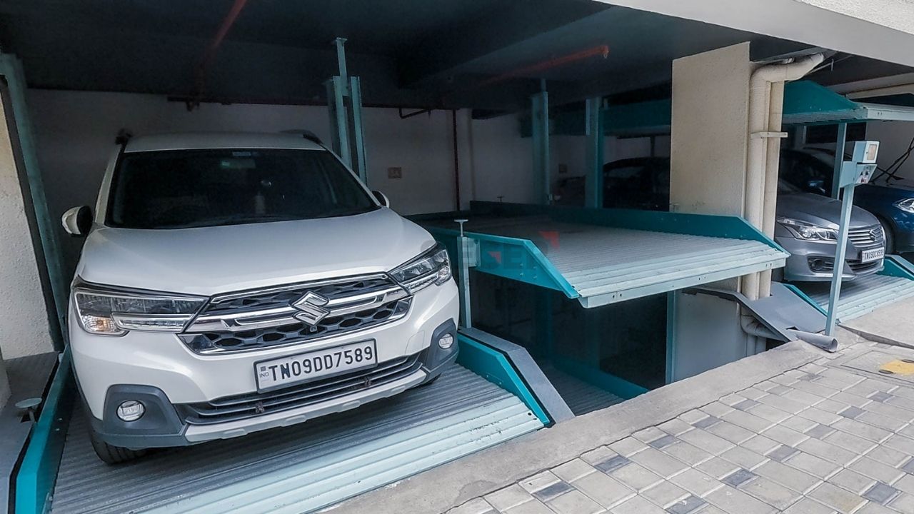 Pit-Stack Parking in Chennai with 34 Cars